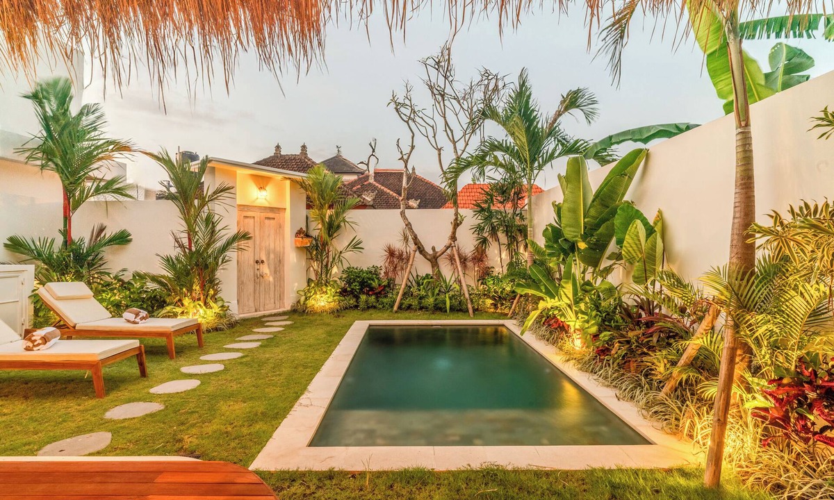 Seminyak Villa | 1BR Villa Izia Cozy Tropical Retreat with Private Pool Near Seminyak Beach