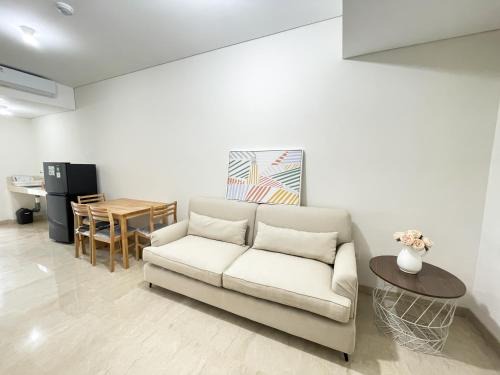 Kesawan Apartment | 2BR Podomoro w/access to mall