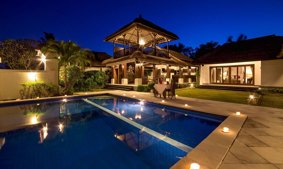 Jimbaran Bay Villa | 3 Bedroom FAMILY VILLA 10min walk from Jimbaran beach