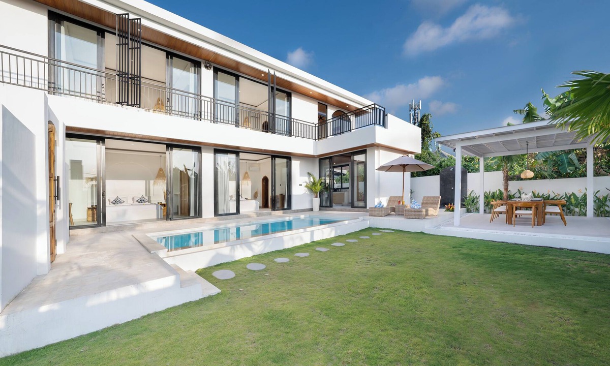 Dalung Villa | 4BR Green Oasis Near Canggu - Sunset Views