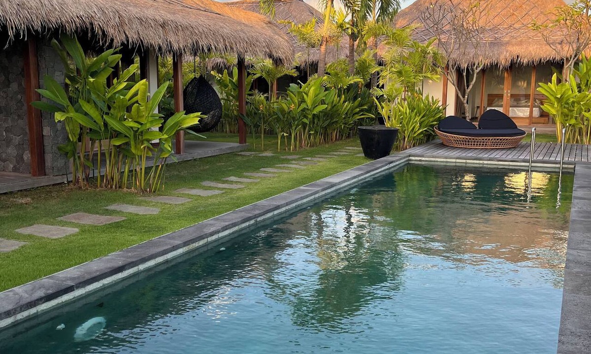 Jimbaran Villa | A Private 7-bedroom villa designed for families, friends, and groups