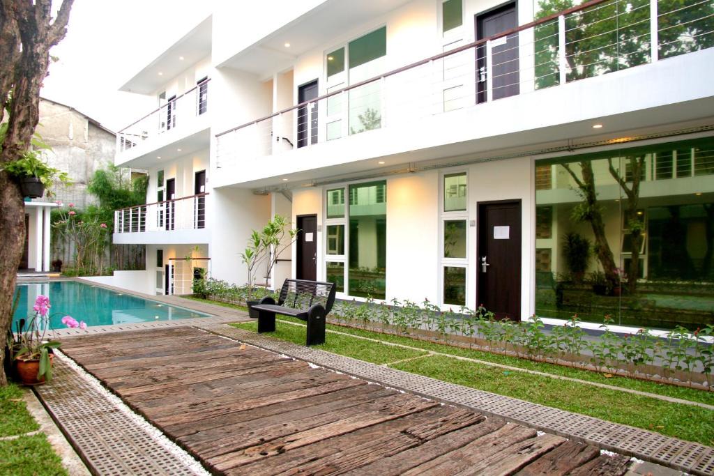 Ragunan Hotel | Ampera Avenue Residence