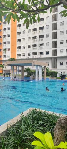 Rawasari Apartment | Apartement Green Pramuka Square suite Room