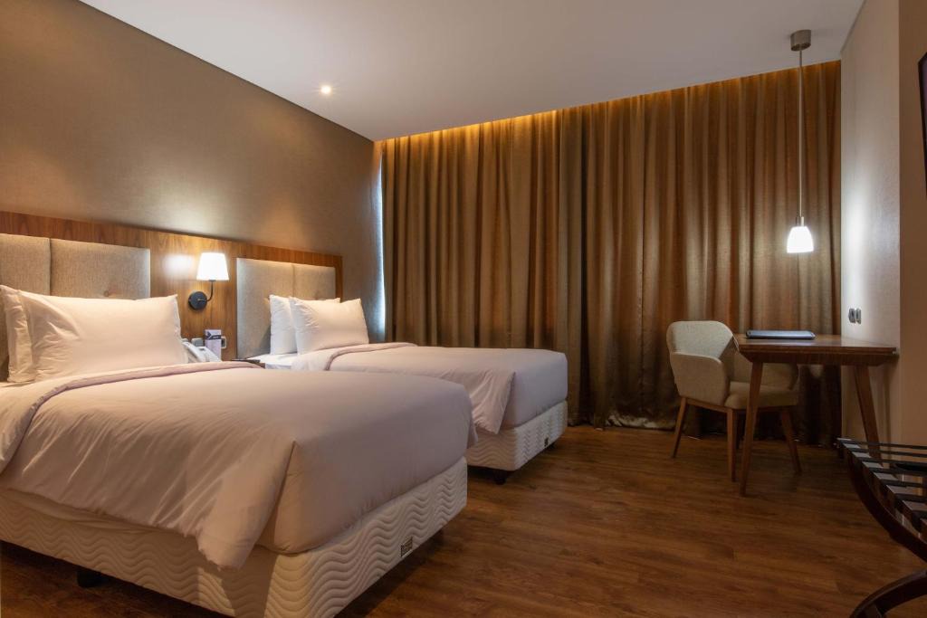 Bekasi Hotel | Avenzel Hotel & Convention Cibubur