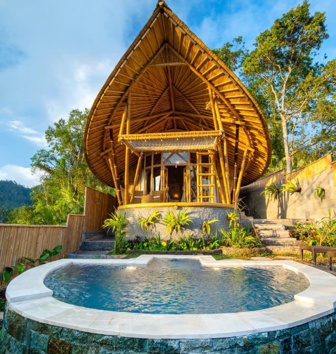 Selat Villa | Breezy hill bamboo retreat