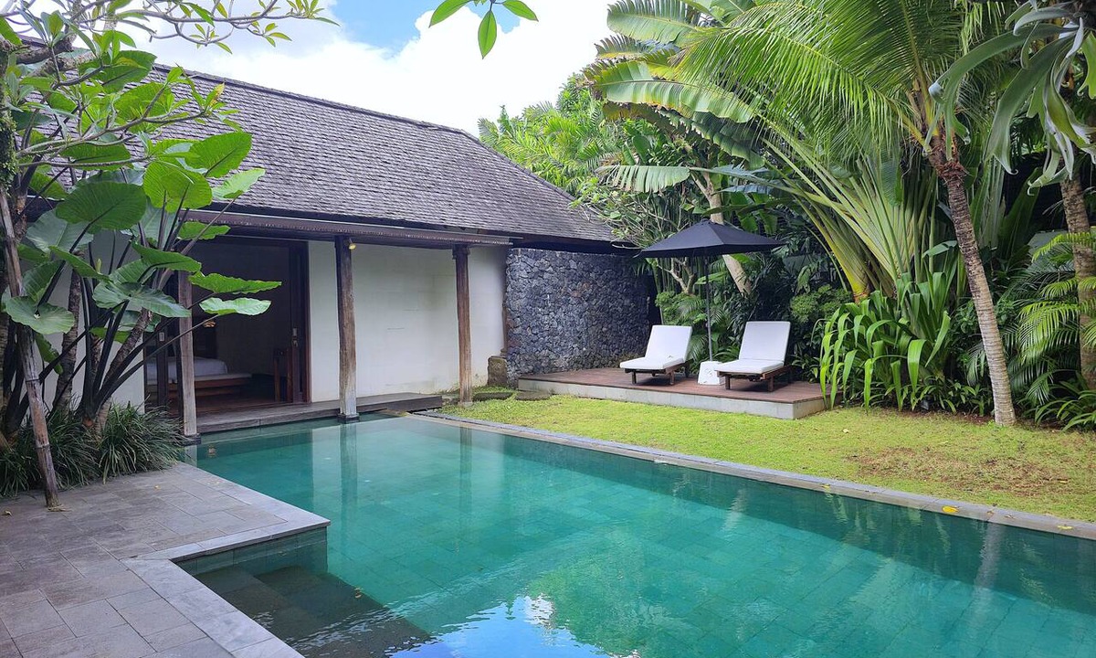 Berawa Villa | Canggu 3 bedrooms private pool villa