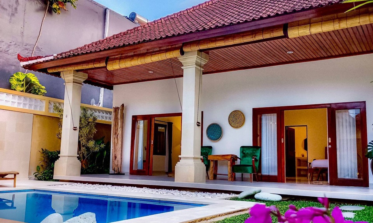 Laksmana Villa | CASA LUWIH Newly Renovated 2BR Villa in Seminyak