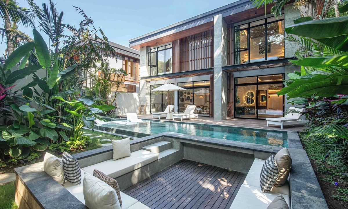 Batubelig House | Contemporary 5BR Luxury Villa – 400m to the Shore