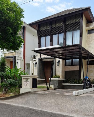 Cikarang House | Cozy 3BR Serapyn House