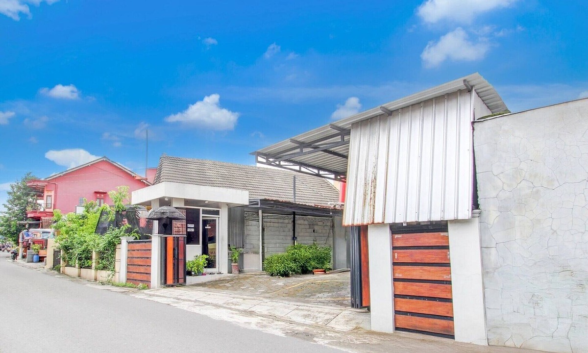 Yogyakarta House | Cozy Double Escape W/Free WiFi and Parking