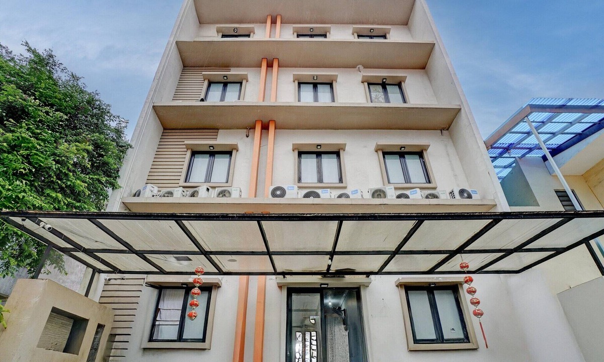 Old Jakarta House | Cozy Double Escape W/Free WiFi and Parking