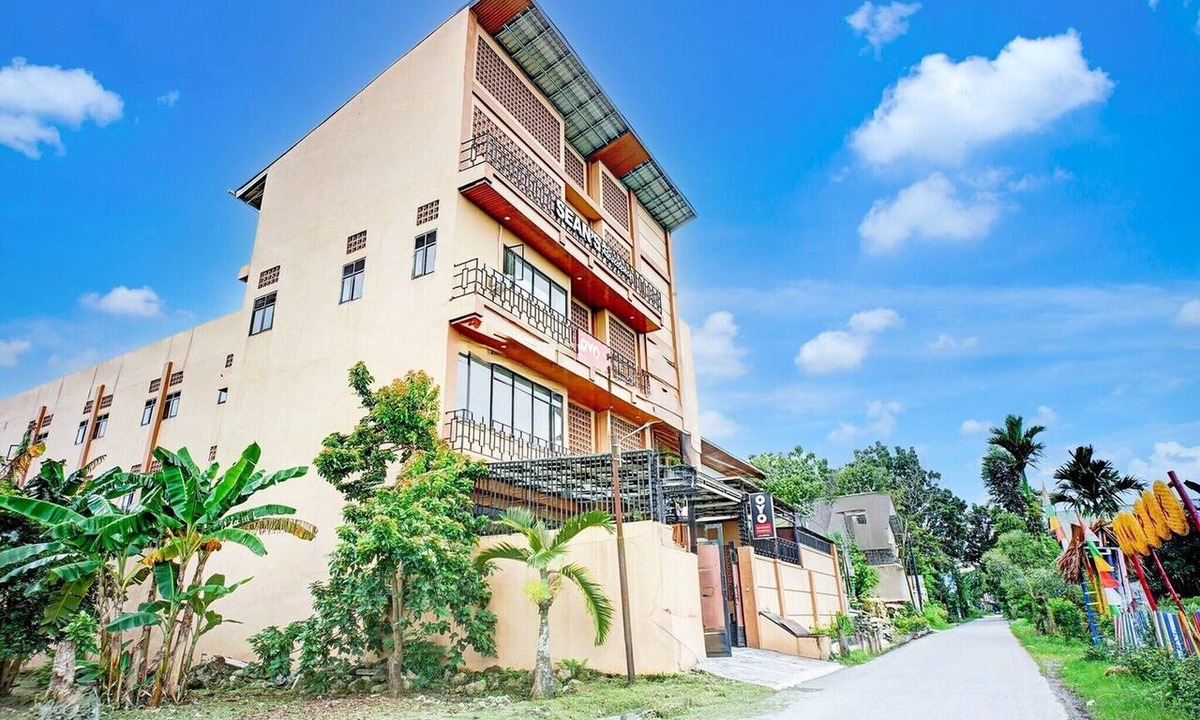 Medan House | Cozy Double Escape W/Free WiFi and Parking