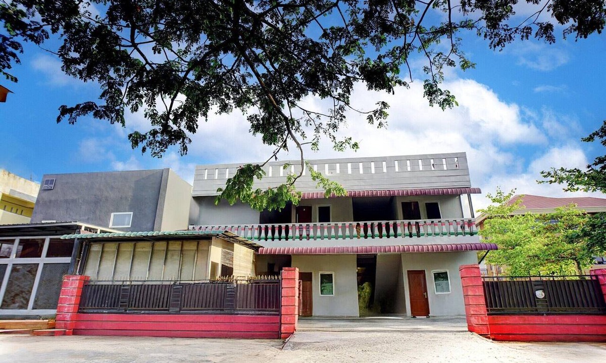 Medan House | Cozy Double Escape W/Free WiFi and Parking