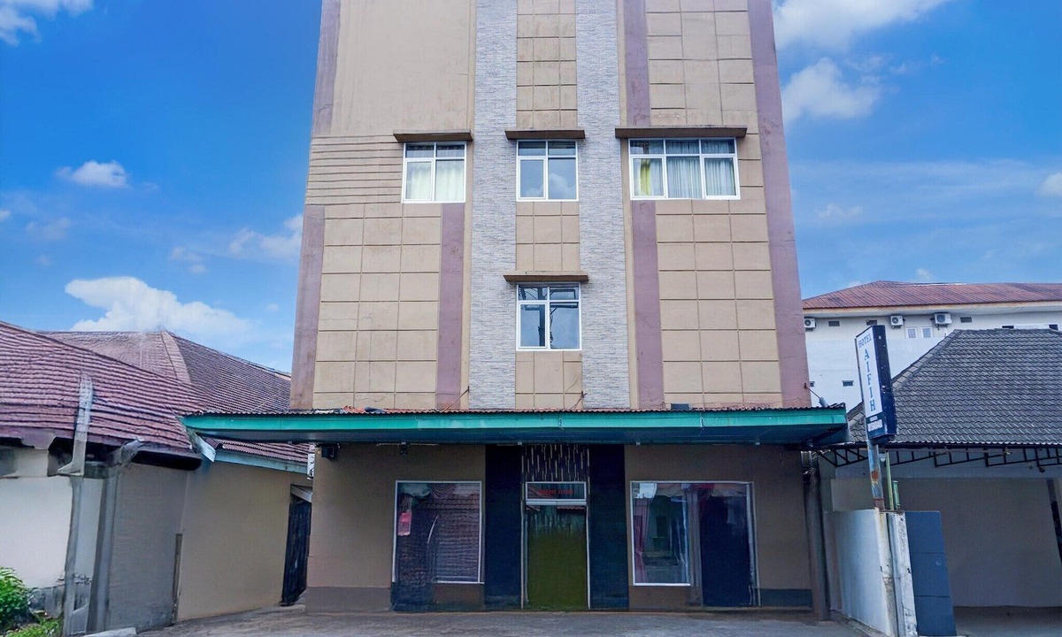 Palembang House | Cozy Twin Escape with Free WiFi and Parking