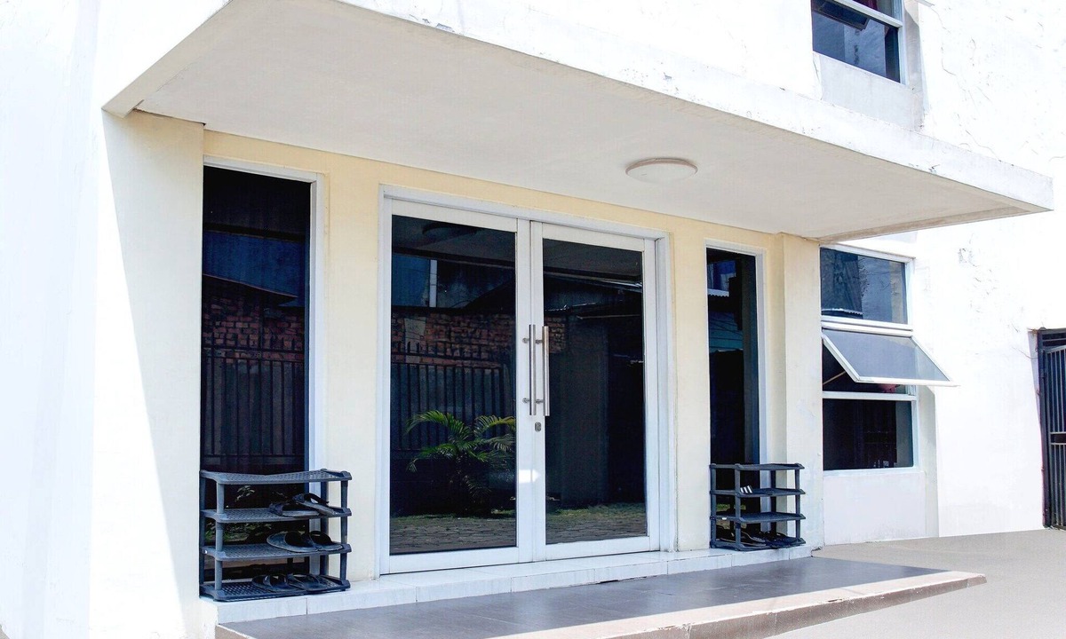 Palembang House | Cozy Twin Escape with Free WiFi and Parking