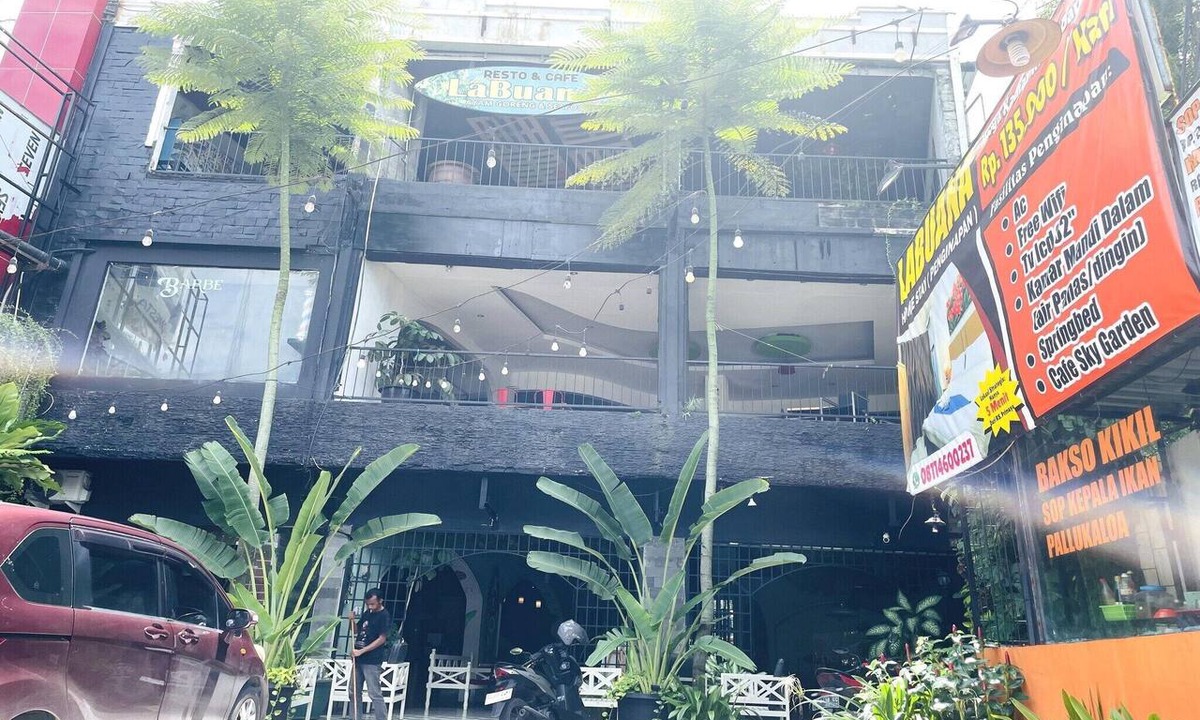 Makassar House | Deluxe Twin Near Primaya Hospital