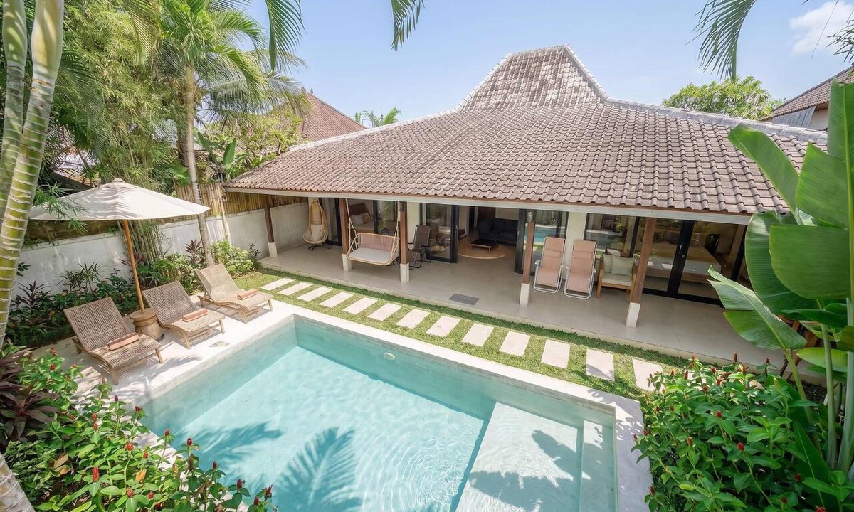 Penestanan House | Designer 3BR Villa w Garden Bath & Pool Ubud