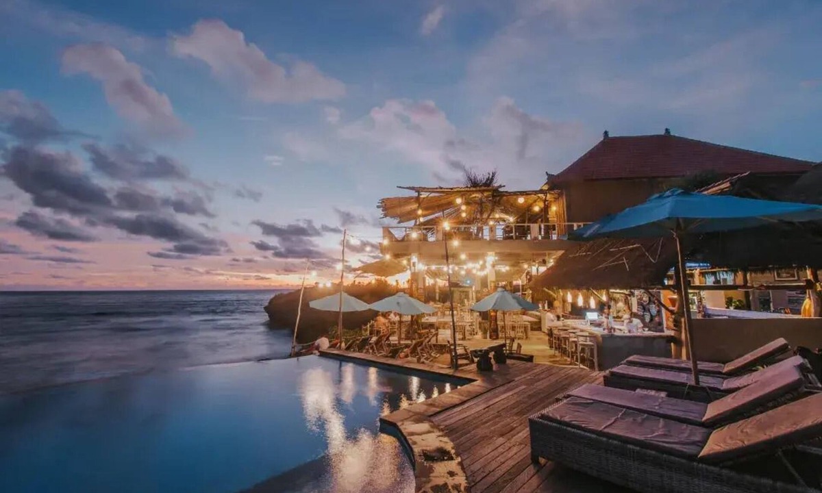 Mushroom Bay Hotel | Dream Beach Huts