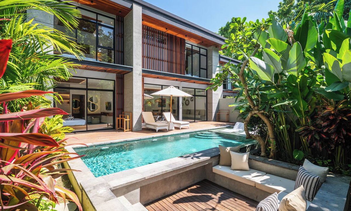 Batubelig House | Elegant 5BR Canggu Villa – 400m to Pristine Beach