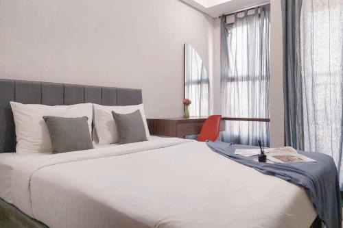 Ciputat Apartment | Good Place and Comfy Studio at Transpark Bintaro Apartment By Travelio