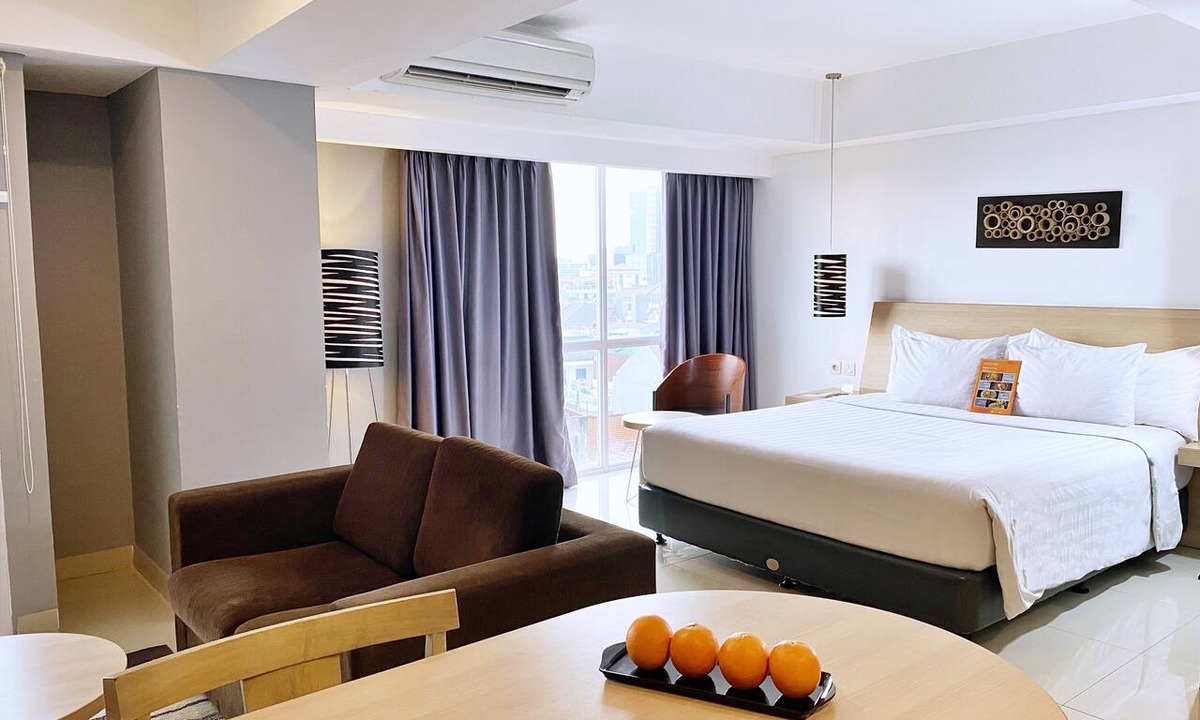 Jatinegara Hotel | Harper MT Haryono by ASTON