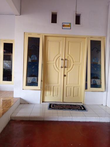 Kalipuro Apartment | homestay