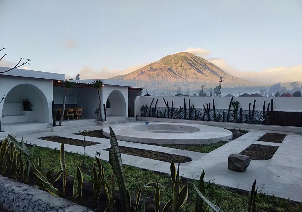 Songan Hotel | Host @ Volcano