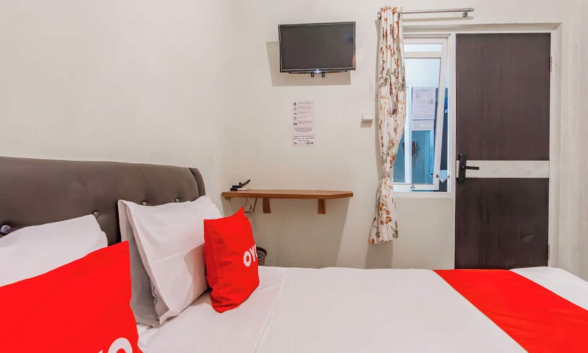 Jember Hotel | Hotel O Anasya Homestay