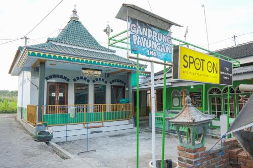 Banyuwangi Hotel | Hotel O Gandrung Payungan Family InnNearStasiun Banyuwangi Kota