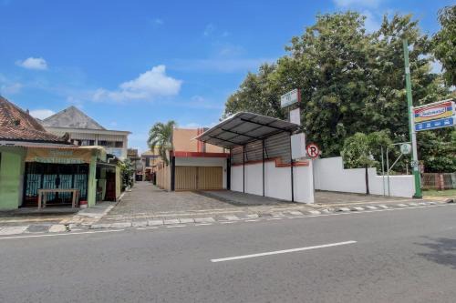 Yogyakarta Hotel | Hotel O near Ahmad Dahlan University formerly Endrayanti Inn
