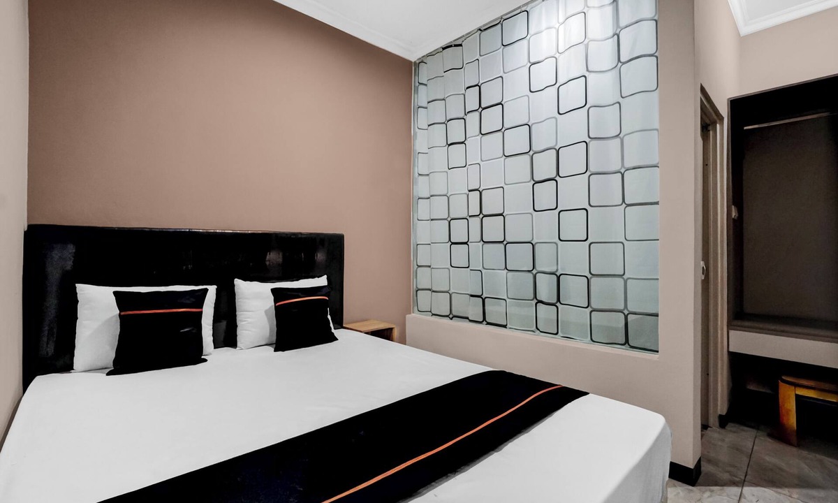 Suko Manunggal Hotel | Hotel O near Ciputra World Surabaya