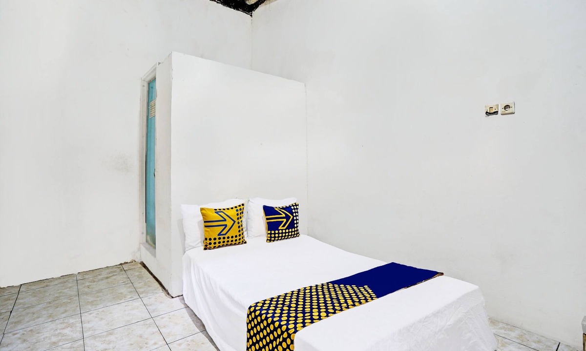 Surabaya Hotel | Hotel O Tarlo Guest House 4