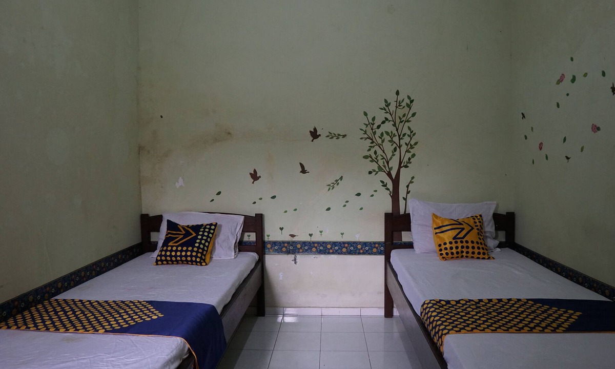 Bondowoso Hotel | Hotel O Yoko Kost Syariah