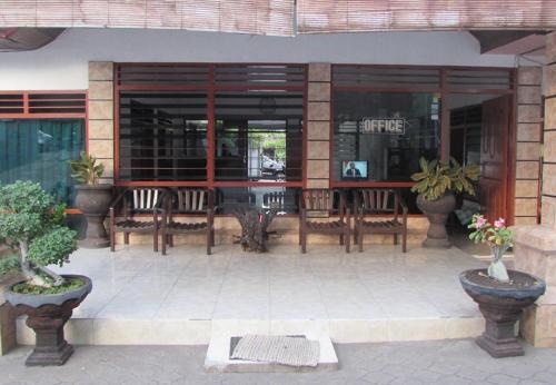 Banjartegehe Hotel | Hotel Singasari