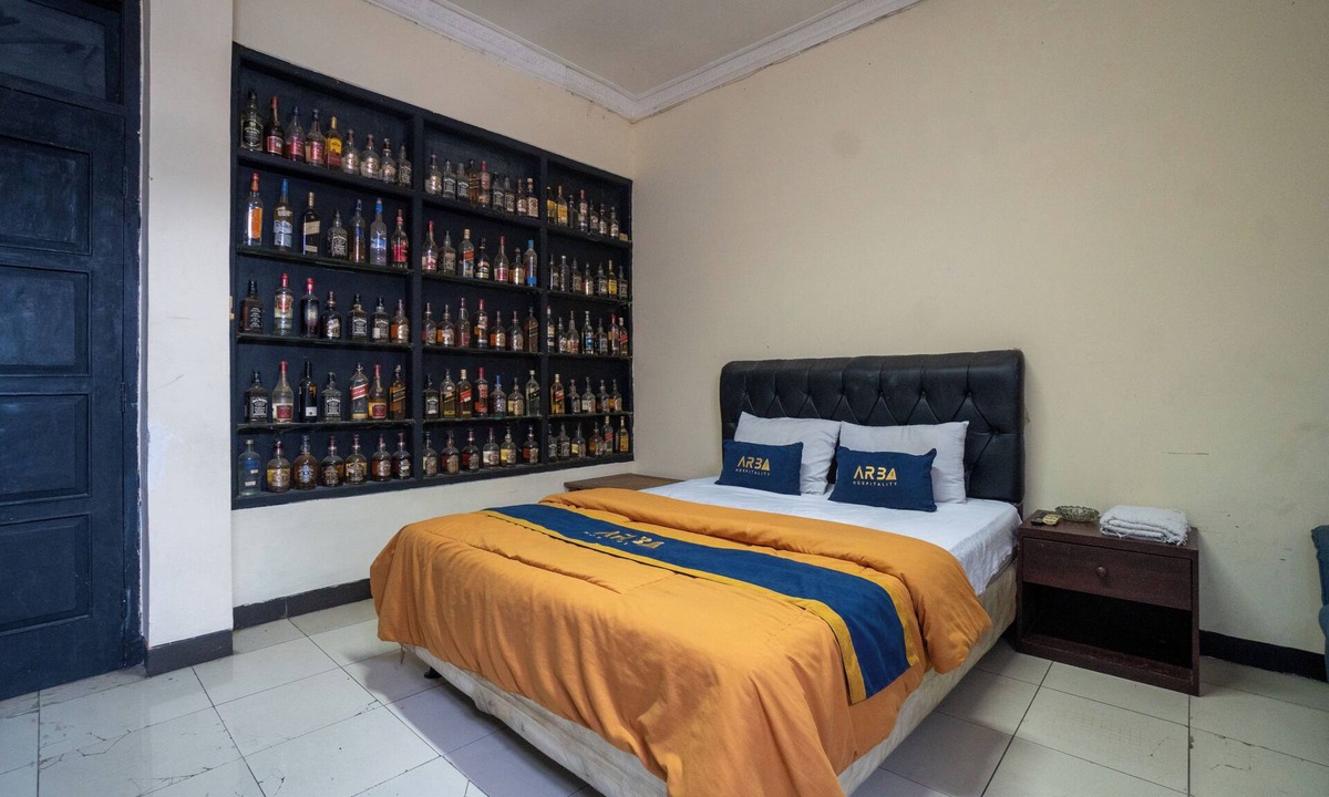 Kebayoran Lama Hotel | Hotel Tobana Kebayoran House by ARBA