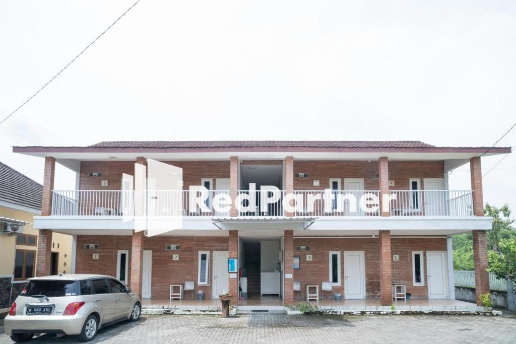Sleman Hotel | House Acasia Syariah near Universitas Aisyiah Yogyakarta Mitra RedDoorz