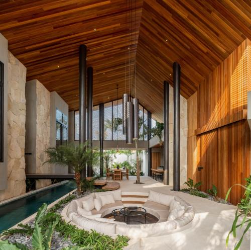 Umalas Villa | House of Winds Complex - Luxury 6BR Tropical Retreat - 2x3BR Villas near Canggu