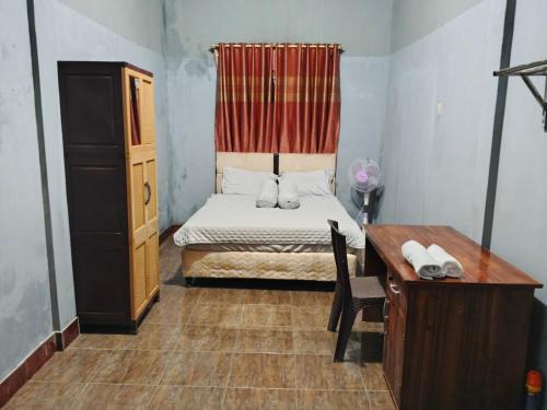 Kecamatan Montong Gading House | Keluncing Field Homestay