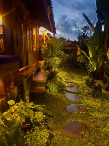 Negara House | KUBU YR Village