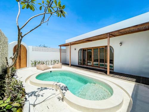 Kuta Villa | Kuta Mansion 1 - Best Deal in town, 2bedroom, Full AC, Kuta, Lombok