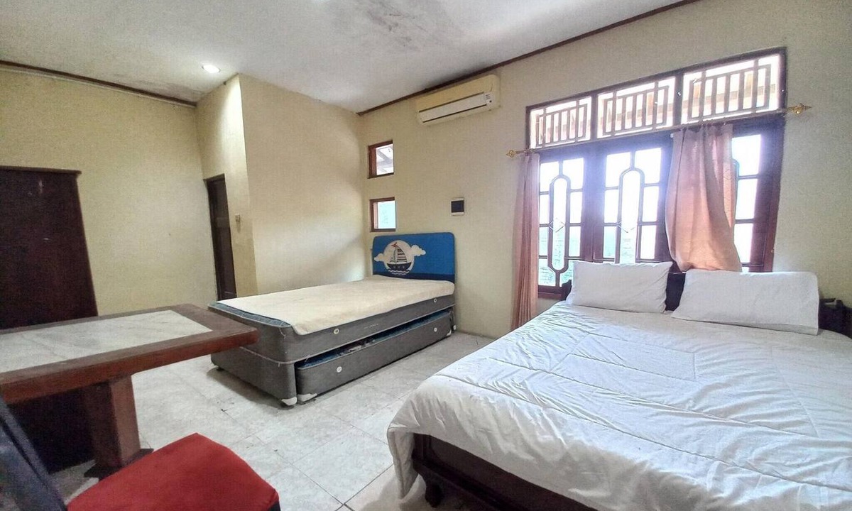Surakarta House | La Tansa Family Suite Near UNS