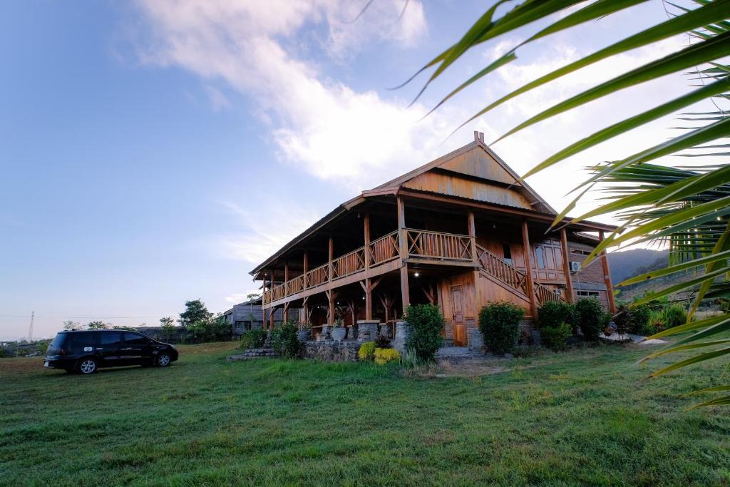 Hu'u House | Lakey Peak Sunset Homestay