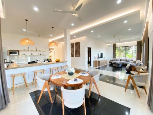 Kayu Putih Villa | Lovina Seaview Hill Villa