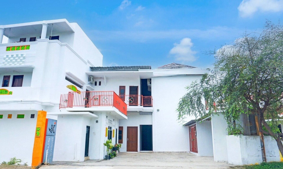 Bandar Lampung House | Luxury Deluxe DBL Retreat W/Free WiFi and Parking