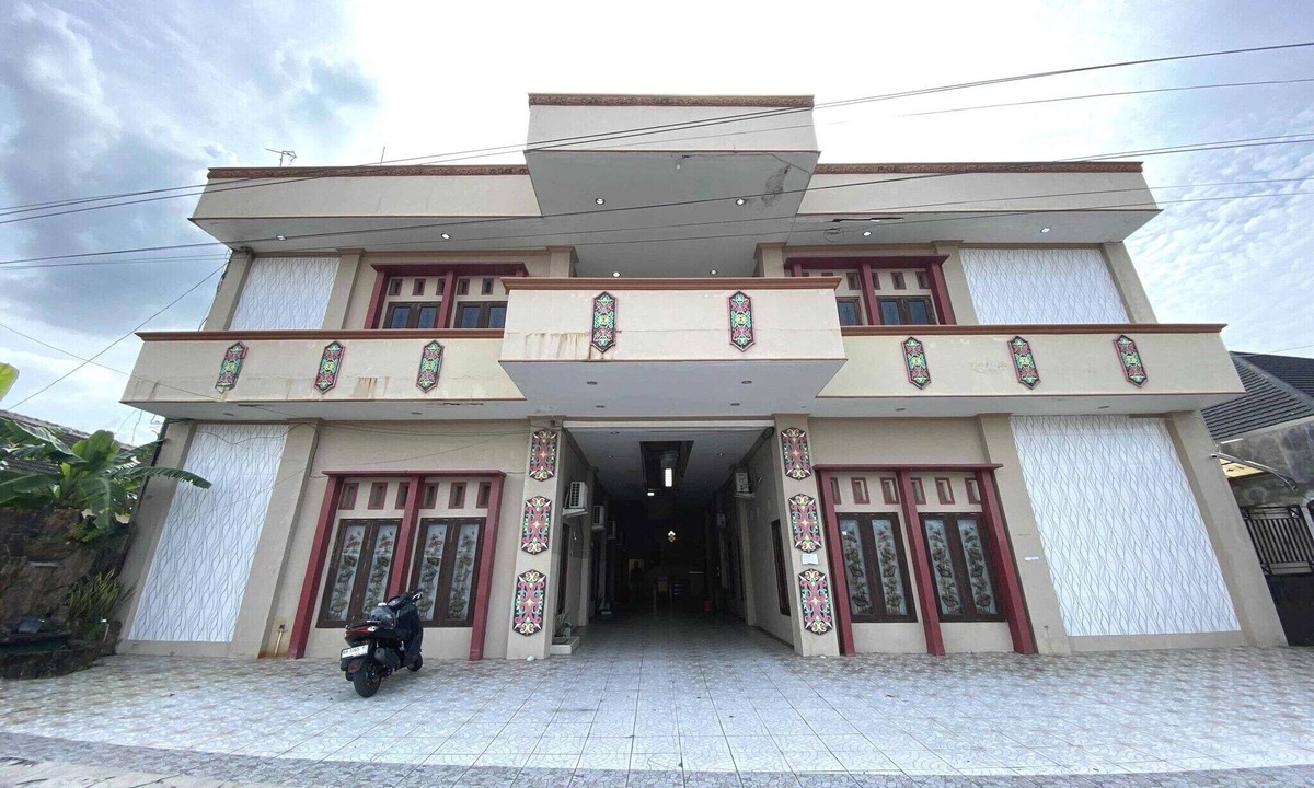 Palangkaraya House | Luxury Deluxe DBL Escape W/Free WiFi and Parking