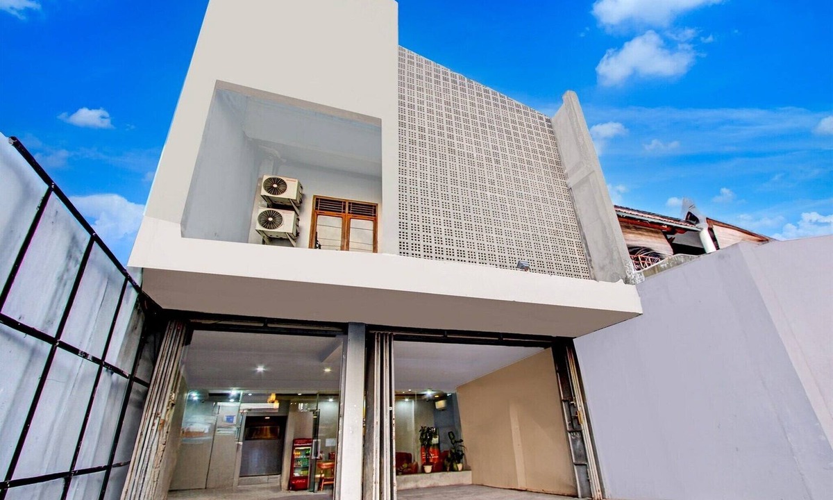 Tegal House | Luxury Deluxe DBL Retreat W/Free WiFi and Parking