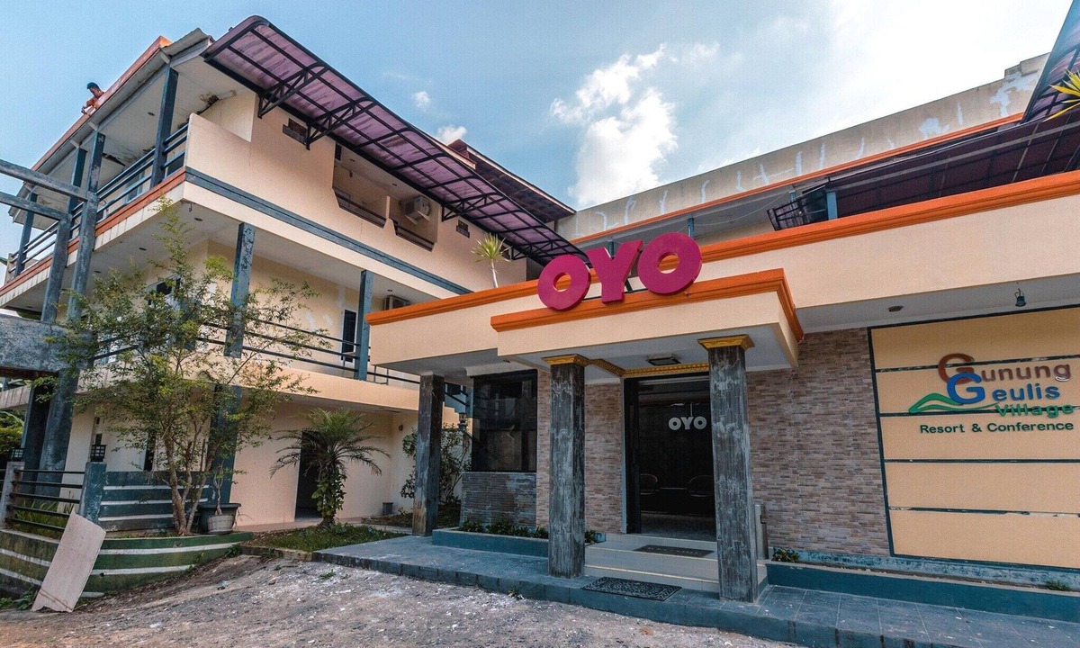 Megamendung House | Luxury Twin Stay with Free WiFi and Parking