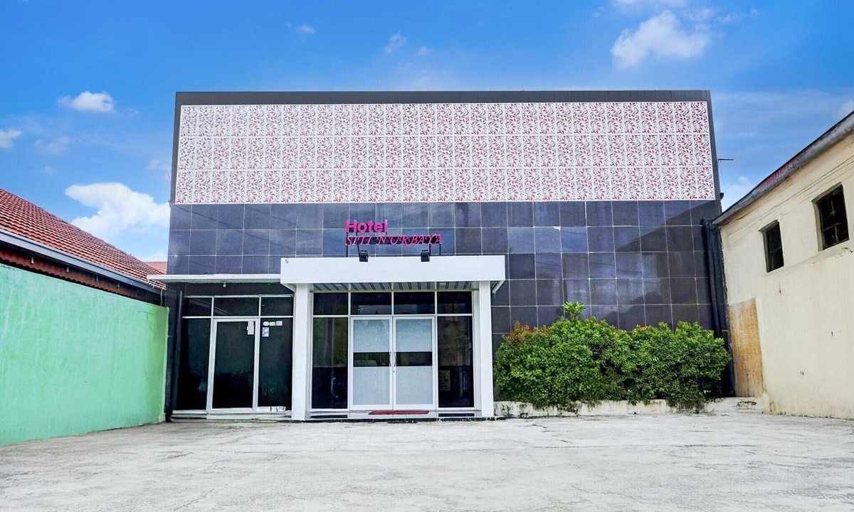 Padang House | Modern Twin Suite Stay with Parking Access