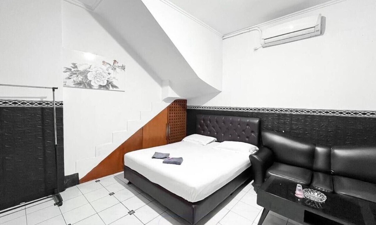 Duren Sawit Hotel | Modom Residencce