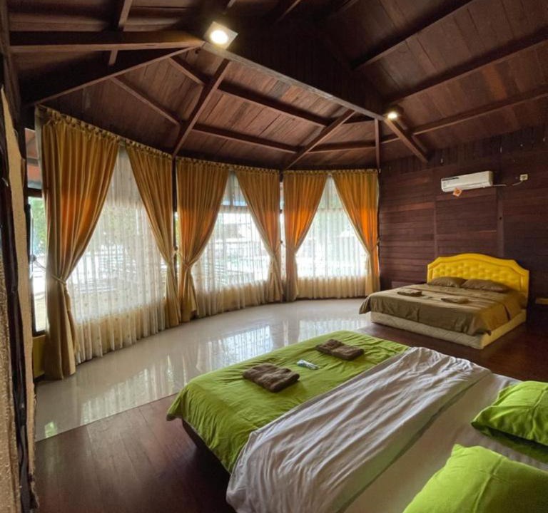 Sorong Hotel | Mooi Park